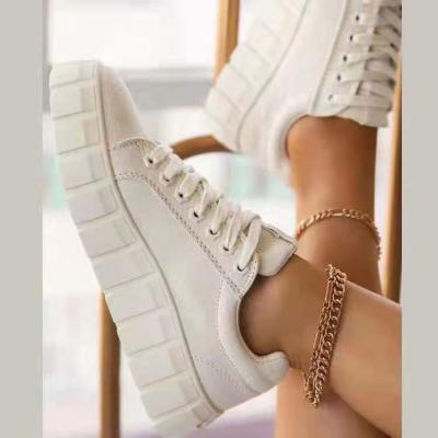 China CUSHIONING New Canvas Shoes Fashionable Ladies Round Toe Platform Shoes White Canvas Large Size Single Shoes for sale