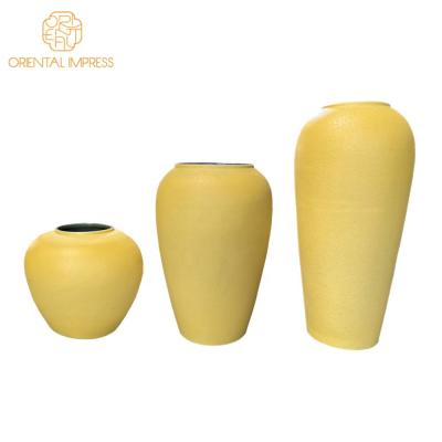 China Wholesale Minimalist Simple Yellow Flower Vase Vases For Ceramic Vases Home Decor for sale