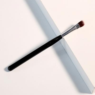 China Factory Direct Selling Single Pack Flat Brush Portable Makeup Tool Smudge Eyebrow Brush Eyeshadow Brush for sale