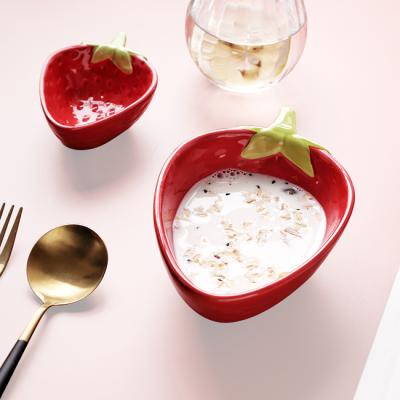 China Lovely Size Fruit Salad Bowl Household Strawberry Flatware Ceramic Cutlery Low Price Sales Ceramic Bowls Sustainable Shape Design for sale