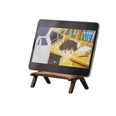 China Europe Wholesale Solid Wood Tablet Stand Creative Chair Shape Mobile Phone Holders Wood Crafts for sale