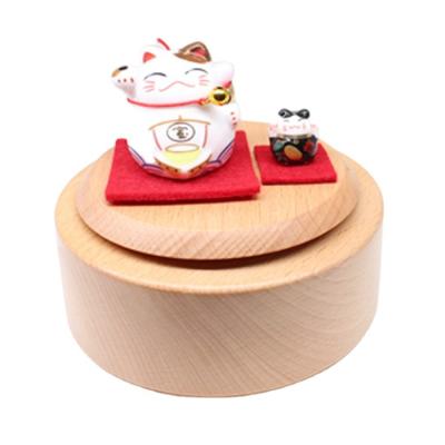 China Hot Selling Creative Wooden Cute Animals Wooden Lucky Cat Rotary Round Music Box Music Box for sale