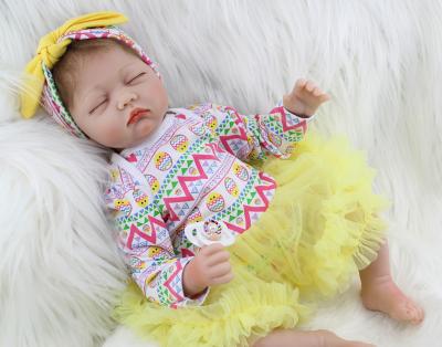 China 55cm Birthday Gift Kid Fashion Newborn Current Toy Cartoon Toy Soft Silicone Body Cloth Babies Girl Sleep Realistic Reborn Doll for sale