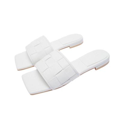 China Wholesale Lightweight New Style Summer Women's Woven Flat Shoes Fashion Slippers White Sandals for sale