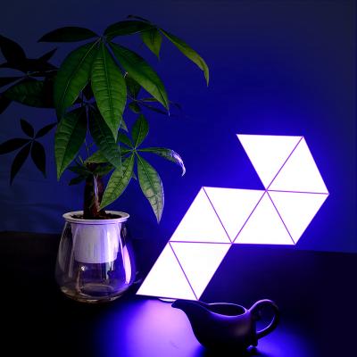 China Modern Professional Home Decoration RGB Modular LED Touch Triangle Light with Apps Control (HOME+) for sale