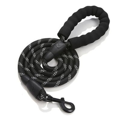 China Pet Accessories Reflective Rope High End Pet Leash With Comfortable Easy Grip Handle for sale