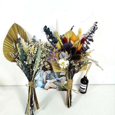 China Whosale Durable Prices Instagram Hot DIY Decoration Dried Flower Bouquet Palm Leaves For Gift Flowers for sale