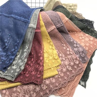 China Luxury One Side Soft Touch Feeling Flower Lace Edges With Beads Plain Viscous Canvas Scarf Muslim Women Hijabs Fashion Wraps for sale