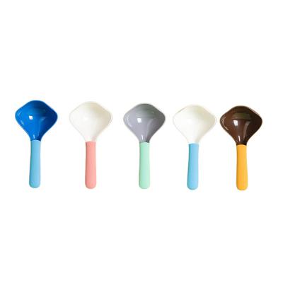 China New Design Sustainable ABS Pet Food Spoon Edible Grade Plastic Dog Food Scoop Thickened Cat Food Spoon for sale