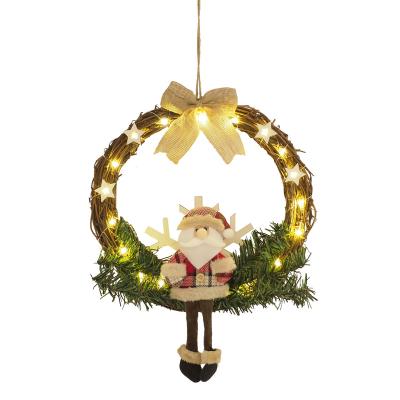 China Christmas Decoration Lighting European Christmas Door Decoration Hanging Garland Wholesale with 20 LED Rattan Battery Light Micro Santa Claus Natural String for sale