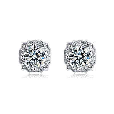 China CLASSIC S33A 925 Sterling Silver Earrings 0.5ct 5.0mm Moissanite Main Stone CZ Side Stone Jewelry for sale