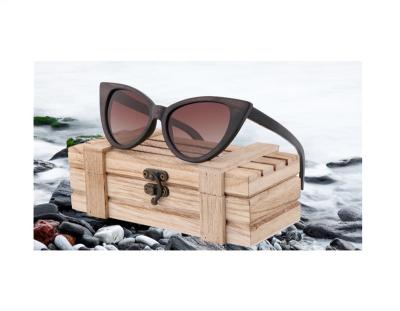 China Wooden Bamboo Sunglasses 2021 Custom Handmade Black Sunglasses Du-Wood Logo Eyewear Polarized Dark Sunglasses Fashion for sale