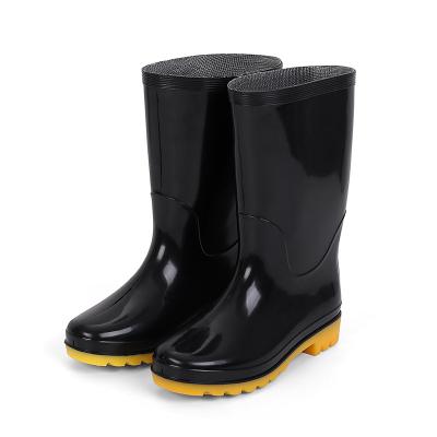 China Low Price Lightweight PVC Customized Work Safety Mens Rubber Medium Waterproof Rain Boots for sale