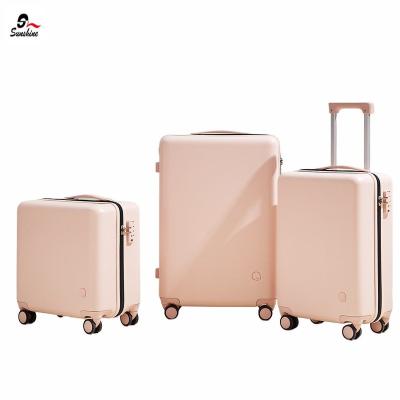 China Lightweight suitcase rolls luggage, luggage on wheels for sale