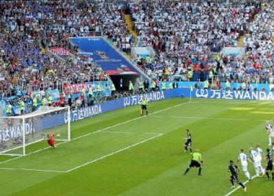 Chine La haute le Cabinet mené par IP65 des panneaux de publicité de stade de vitesse de régénération 1280mmx960mm à vendre