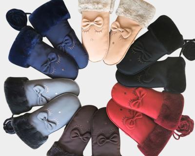 China Baby Winter Warm Sales Wind Raincoat And Velveteen Mittens Gloves for sale