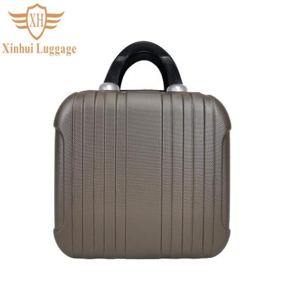 China Fashion Makeup Bag Organizer Makeup Boxes With Professional Cosmetic Carry Travel Cosmetic Case Compartments for sale