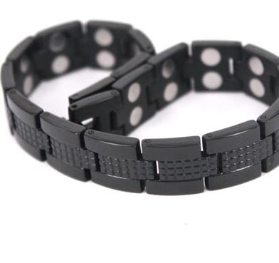 China CLASSIC Black Titanium Pave Link Bracelet with Magnetic Stones for sale