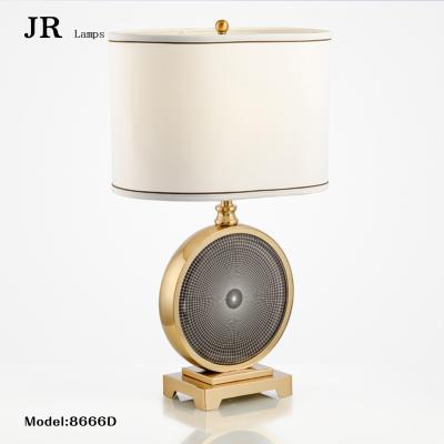 China Lighting Works New Design Hotel Crystal Table Lamp Modern Popular Antique Brass with Chrome Metal and Crystal Table Lamps for sale