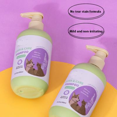 China Spot Pet Shower Gel Plant Deodorizing Long Lasting Fragrance Bath Shampoo for sale