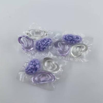 China 3 In 1 OEM Laundry Detergent Capsules With Fragrance Booster Laundry Washing Capsules for sale