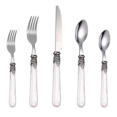 China Sustainable Vintage Stainless Steel Silverware Set, Royal 30 Piece Flatware Set With White Pearl Handle Cutlery for sale