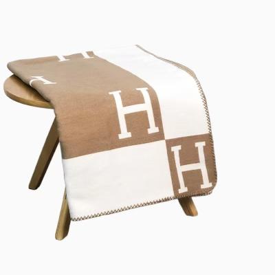 China Modern Single H Letter Blanket Cashmere Wool Knitted Decorative Blanket Room Furniture Blanket Sample for sale