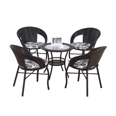 China Modern High Quality Lighting Rustic Round Outdoor Dining Table Round Wrought Iron Dining Table and Chair Set for sale