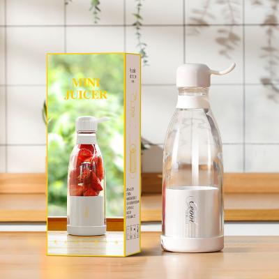 China Mini Water Bottle Stainless Steel Car Plastic Drinking Portable Pure Slow Juicer Smart Cordless Blender Juicer Small for sale