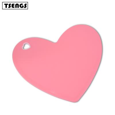 China New design disposable for fruit heart shape plastic cutting board for sale