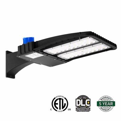 China 150W  Led Parking Lot Pole Lights 6000K Day Light With Photocell Slip Fitter for sale