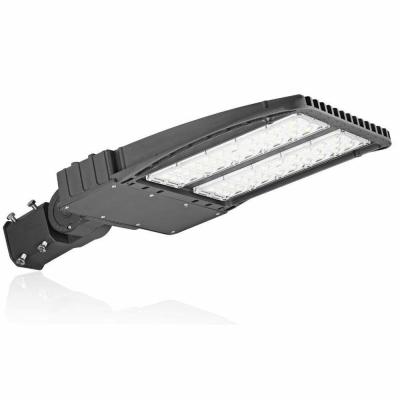 China Commercial 150 Watt LED Parking Lot Light Waterproof 6000K 130 Lm/W for sale