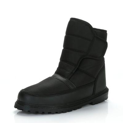 China Fashionable soft black medium high top thermal men's snow boots are comfortable and breathable for sale