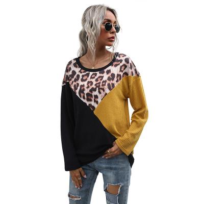 China Anti-wrinkle woman tops O-neck pullover fashionable leopard patchwork sweater for sale