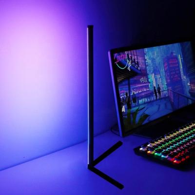 China Smart Remote Control RGB Lamp RGB Color Changing Best Selling Factory Price Modern Gaming Table Lamp for sale