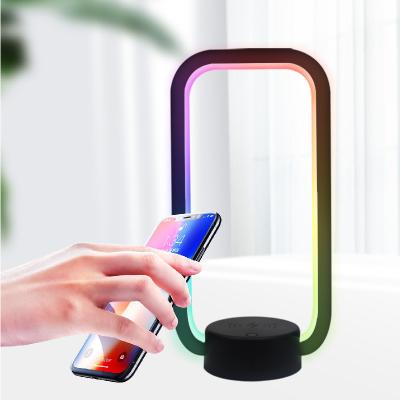 China Modern hot sale! 10W Fast Light Wireless Charger Remote Control Night Light With Wireless Charging Function for sale