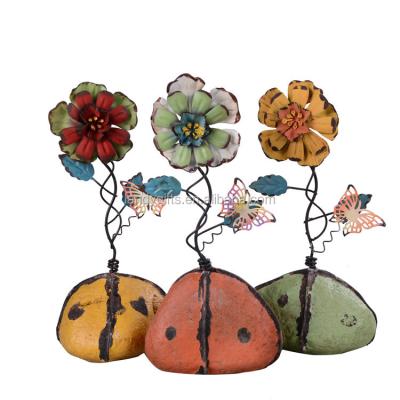 China China Supplier Chinese Resin Garden Decoration With Metal Flower for sale