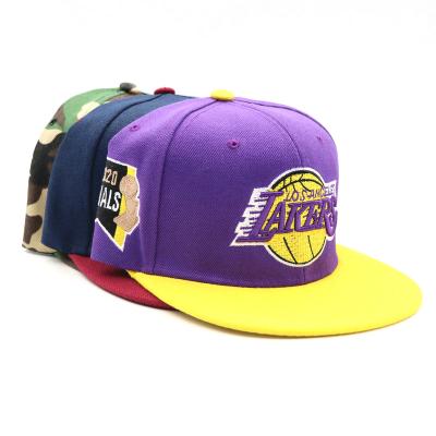 China COMMON Wholesale  Custom 6 Panel 3d Embroidery Flat Brim Basketball Snapback Caps Hats Men for sale