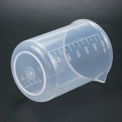 China Antrader Kitchen PP Scientific Clear Plastic Graduated Beaker 250ml-300ml Stocked Measuring Cup for sale