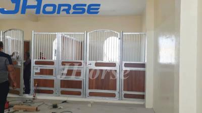 China Prefabricated Powder Coated Horse Boarding Stables Entire Opening for sale