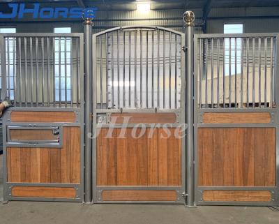 China Customized Europe Luxury Equitation Barn Horse Stable With Hay Feeder for sale