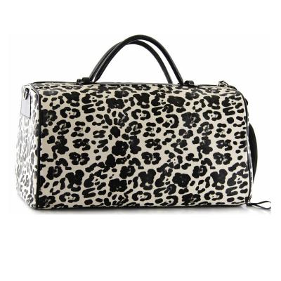 China 2021 Large Capacity Duffel Bag PU Leather Travel Bag Leopard Print Cow Leather Duffel Bag Travel Fitness Luggage Duffle Bag Portable Female Men Shoulder Bag for sale