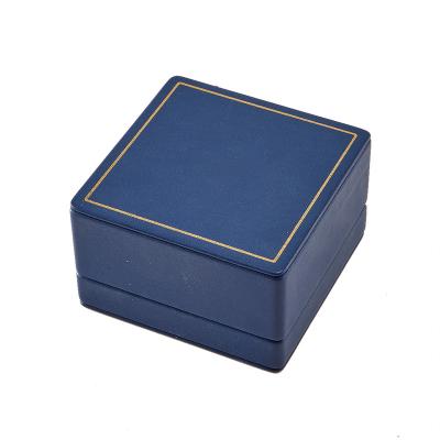 China Factory Direct Selling Custom Luxury Paper Suitcase Attractive Gift Boxes Luxury Boxes for sale