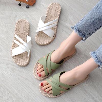 China New Anti-odor 2020 women's clothing fashion net red cute ladies and summer sandals and slippers tend slippers for sale