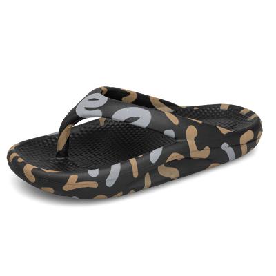 China CUSHIONING Non-slip OEM customization of 2021 summer new print flip-flop women's outdoor men's sandals clip foot beach shoes for sale