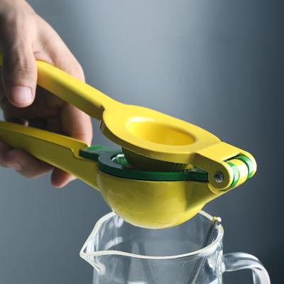 China Manual Lime Squeezing Orange Juice Maker Kitchen Fruit Citrus Utensils Long Handle Metal Lemon Squeezer Household Squeezer Tool Viable for sale