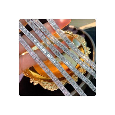 China FASHIONABLE Noble and 3.65 Carat Diamond Celebrity Fashion Luxurious High End 18k White Gold Bangle for sale