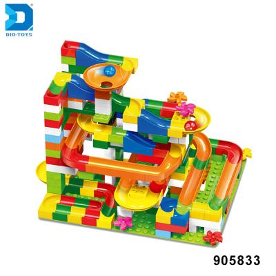 China Eco - Friendly Rolling Ball Material Educational Brick Toys Plastic Building Blocks for sale