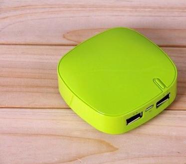 China 4400mAh Green Plastic Power Bank Rechargeable Mobile Charger for sale