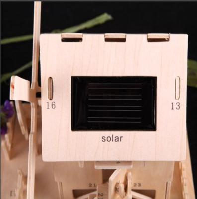 Chine Chambre en bois actionnée solaire de hêtre solaire solaire de jouets des instruments DIY à vendre